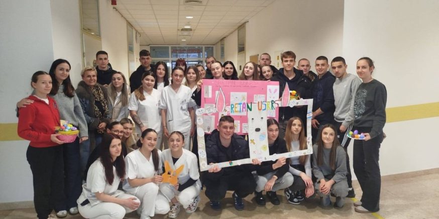 Učenici Strukovne škole u Gospiću sudjelovali u kreativnoj uskrsnoj radionici