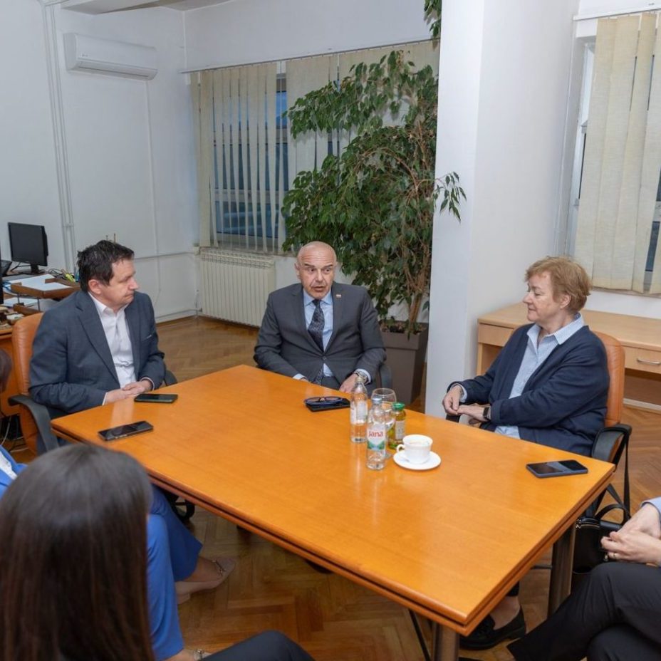 https://www.lika-online.hr/ministar-alen-ruzic-obisao-dom-za-starije-osobe-licko-senjske-zupanije/